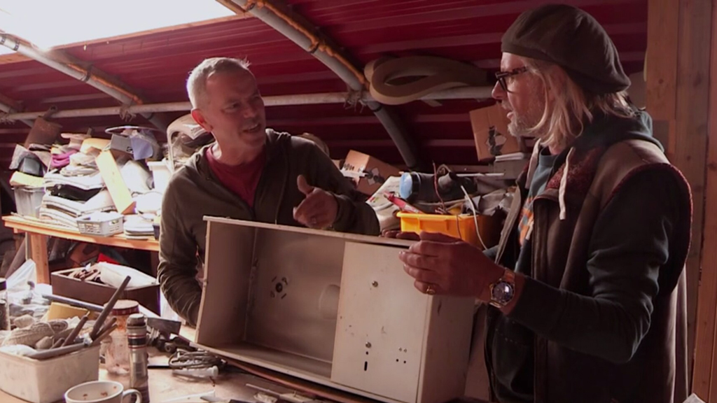 Find It, Fix It, Flog It TV Show promotional image