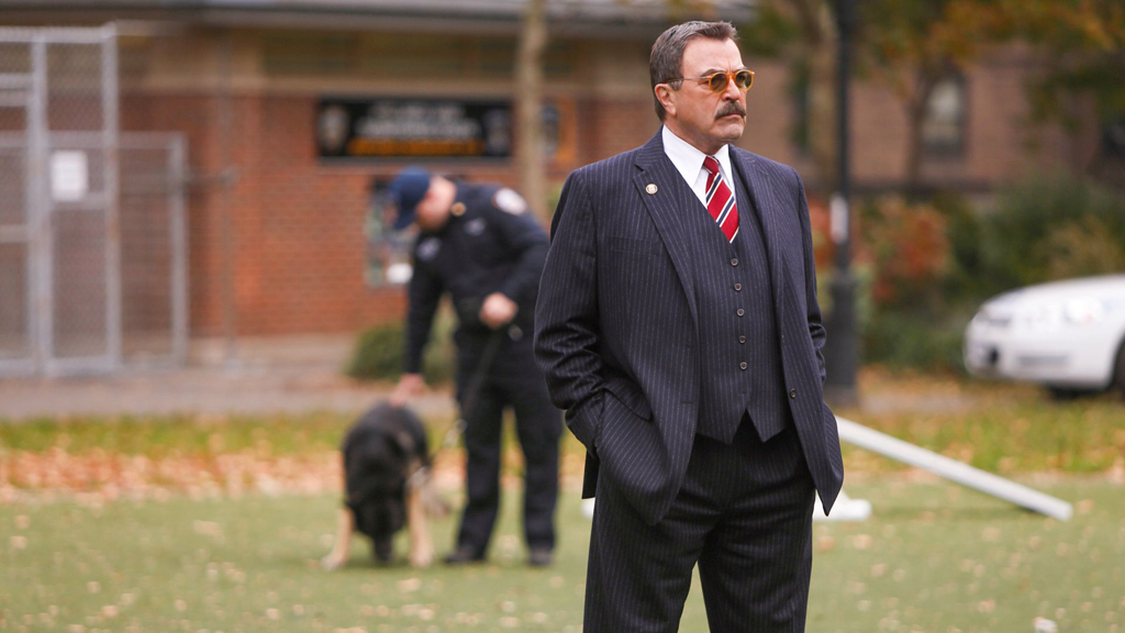 Blue Bloods Season 4 Episode 21 on 5USA +1 - TV Programme Poster