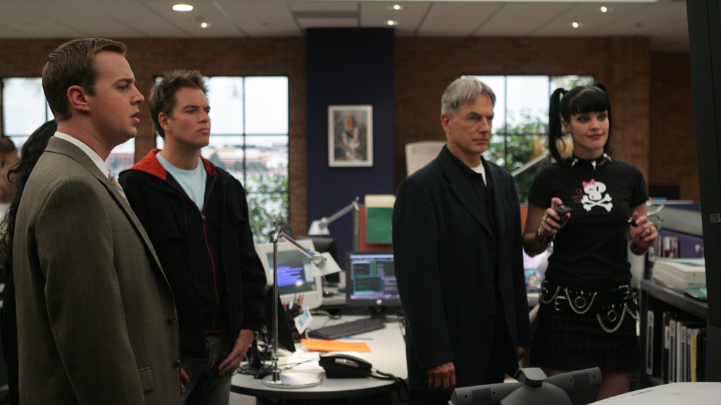 NCIS Season 3 Episode 4 on 5USA - TV Programme Poster