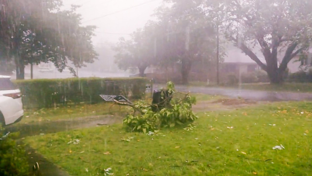 World's Deadliest Weather: Caught on Camera Season 3 Episode 5 on 5Action - TV Programme Poster