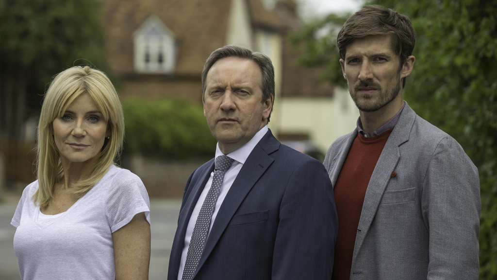 Episode 1, Season 11 : Shot at Dawn - Midsomer Murders