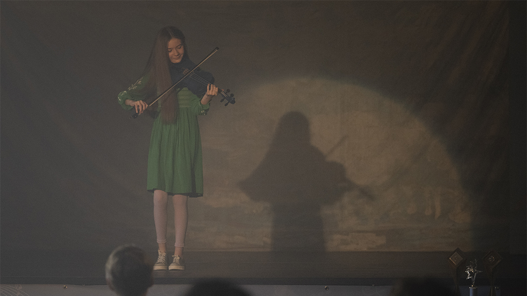 Fidil Ghorm on TG4 - 8:30pm