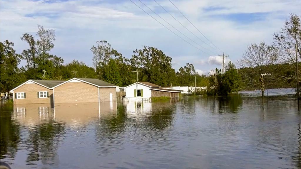 World's Deadliest Weather: Caught on Camera Season 3 Episode 2 on 5Action - TV Programme Poster