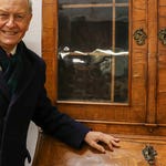 Image for episode "Furniture Special" from Game Show programme "Bargain Hunt"