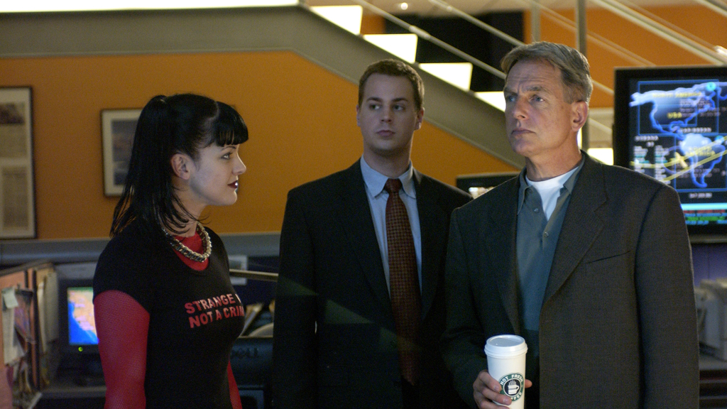 NCIS Season 2 Episode 10 on 5USA - TV Programme Poster