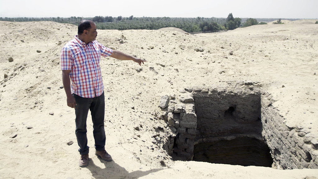 What on Earth? Season 3 Episode 4 on Sky History 2 HD - TV Programme Poster