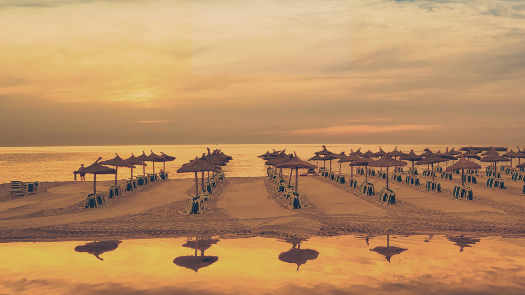 Fantasy Homes by the Sea - TV Show Poster