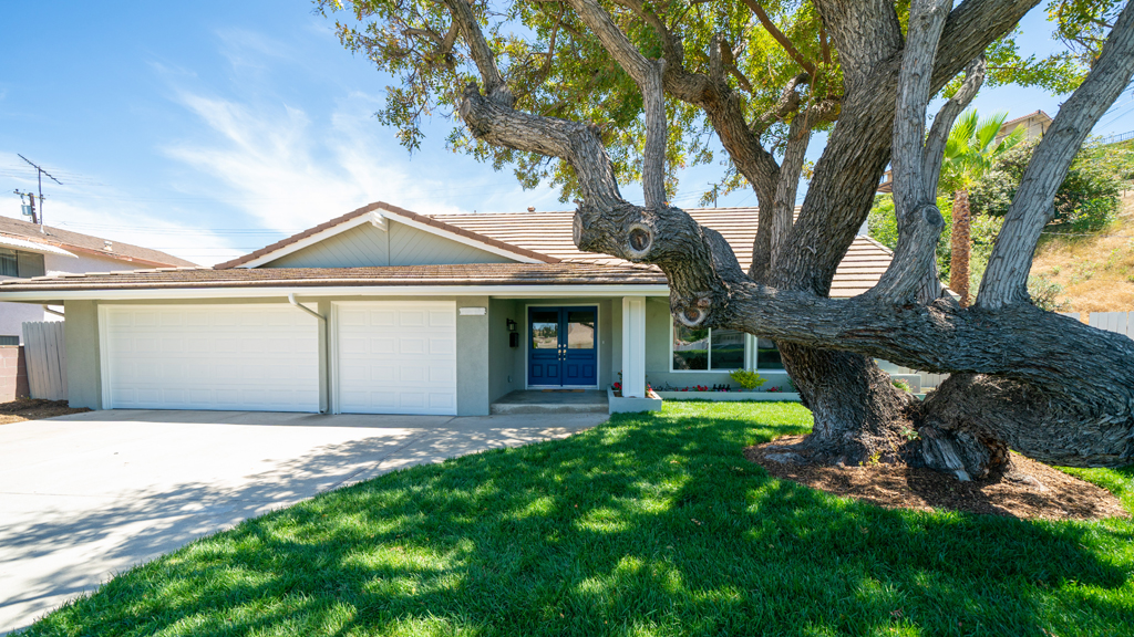 Flip or Flop Season 10 Episode 4 on TLC HD - TV Programme Poster