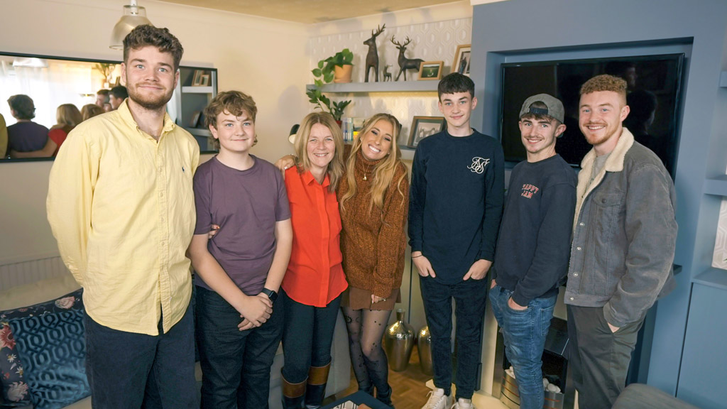 Sort Your Life Out with Stacey Solomon: Dancing Around the Clutter