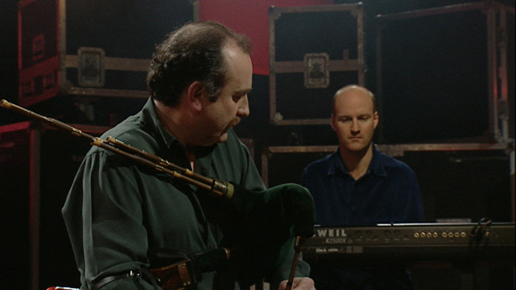 Togaidh Sinn Fonn (Join in the Music) on BBC Alba - 6:30pm