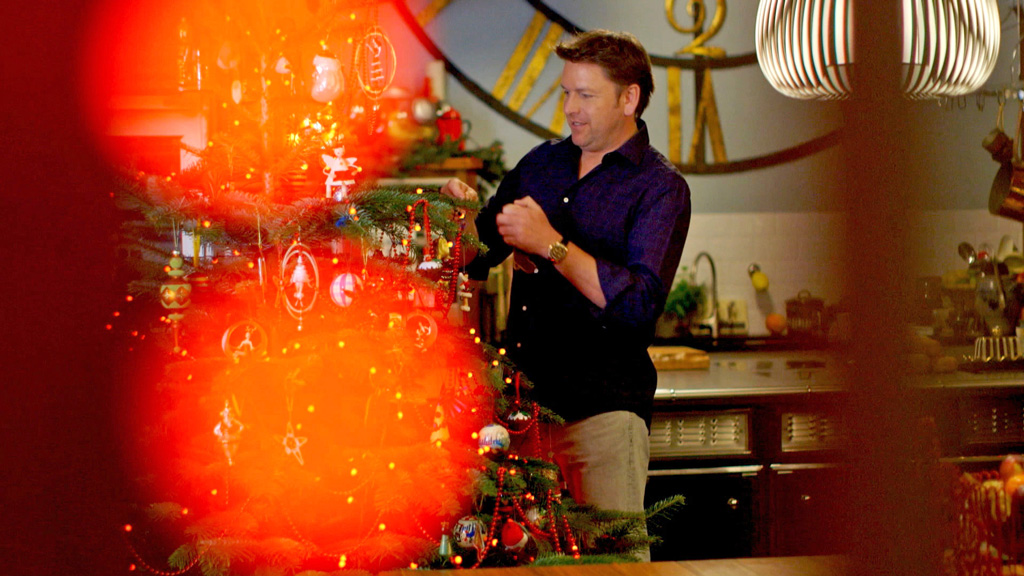 Home Comforts at Christmas Season 1 Episode 10 on Food Network +1 - TV Programme Poster