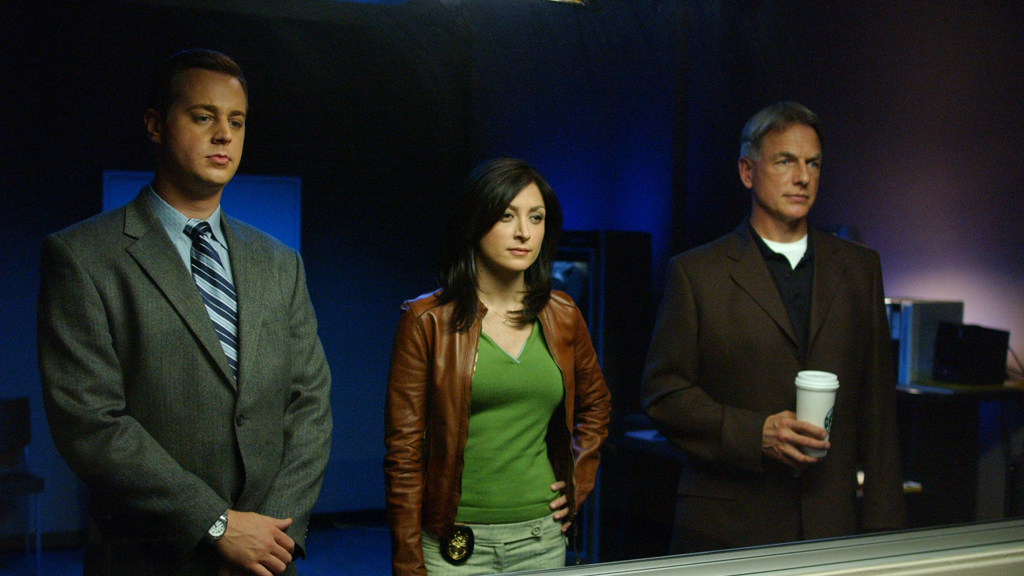 NCIS Season 2 Episode 20 on 5USA - TV Programme Poster