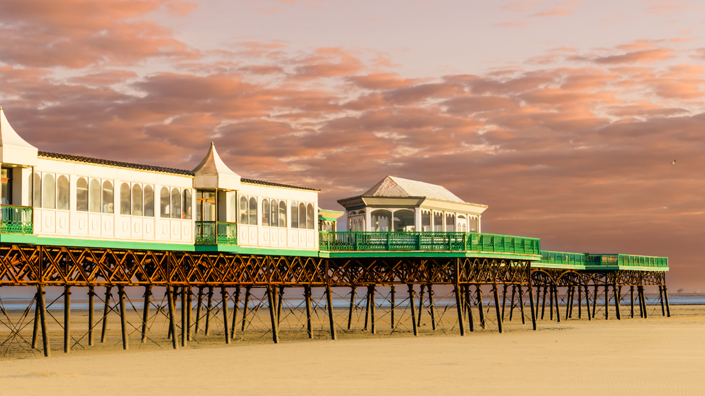 Fantasy Homes by the Sea Season 2 Episode 10 on Really - TV Programme Poster