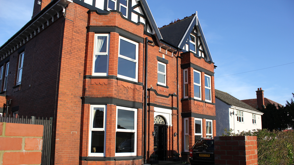 My Dream Derelict Home Season 1 Episode 6 on HGTV +1 - TV Programme Poster