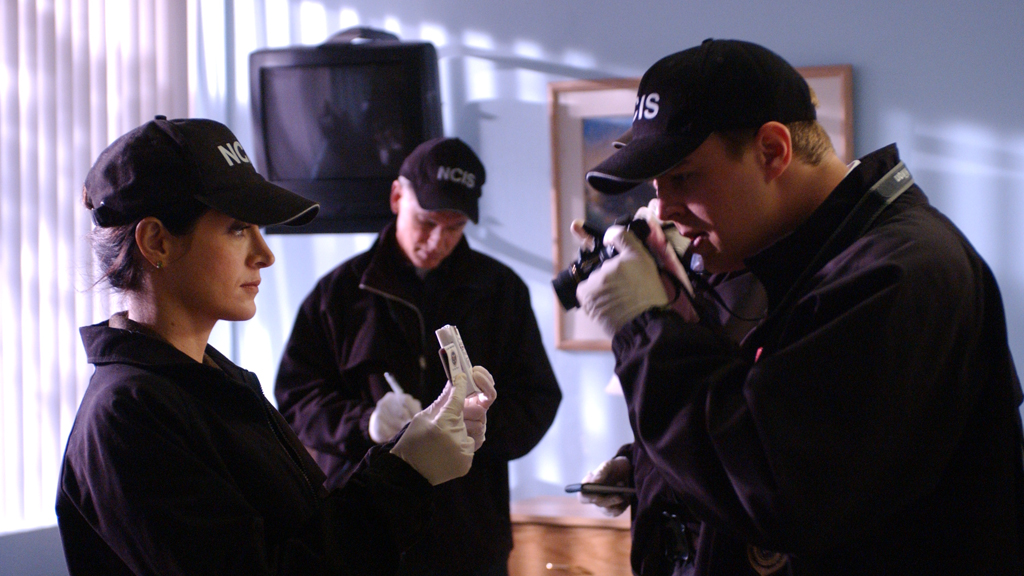 NCIS Season 2 Episode 8 on 5USA - TV Programme Poster