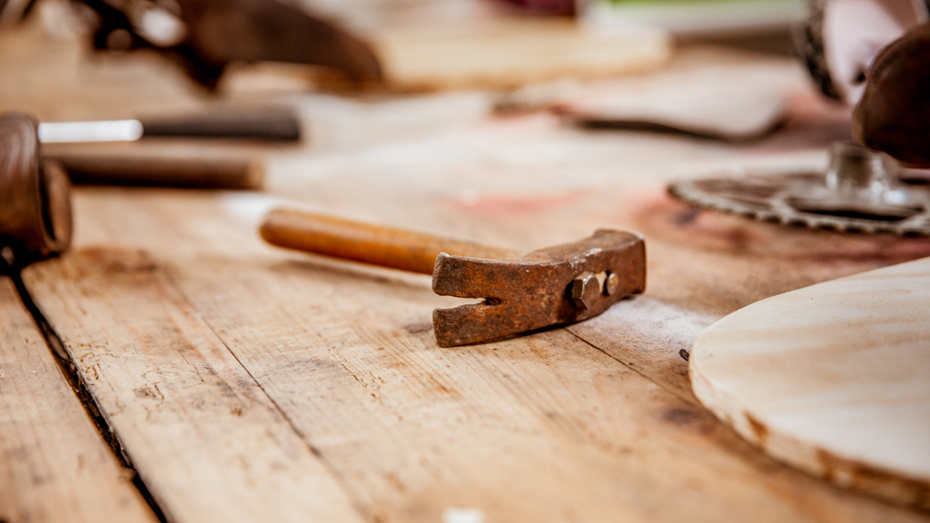 Find It, Fix It, Flog It Season 7 Episode 18 on Quest +1 - TV Programme Poster