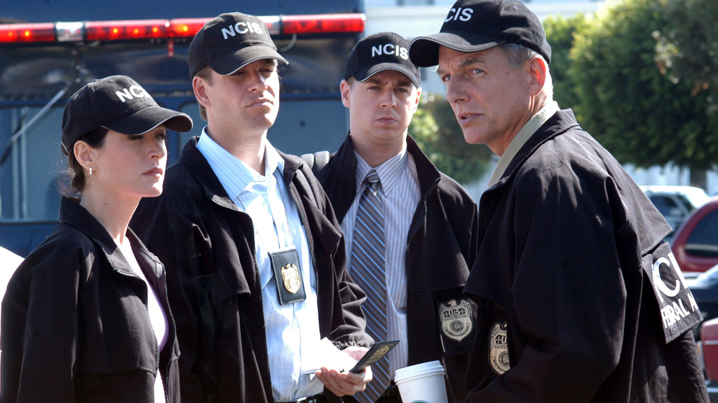 NCIS Season 2 Episode 6 on 5USA +1 - TV Programme Poster