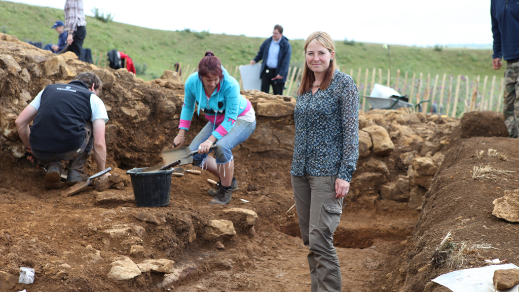 Digging for Britain Season 2 Episode 3 on Sky History 2 HD - TV Programme Poster