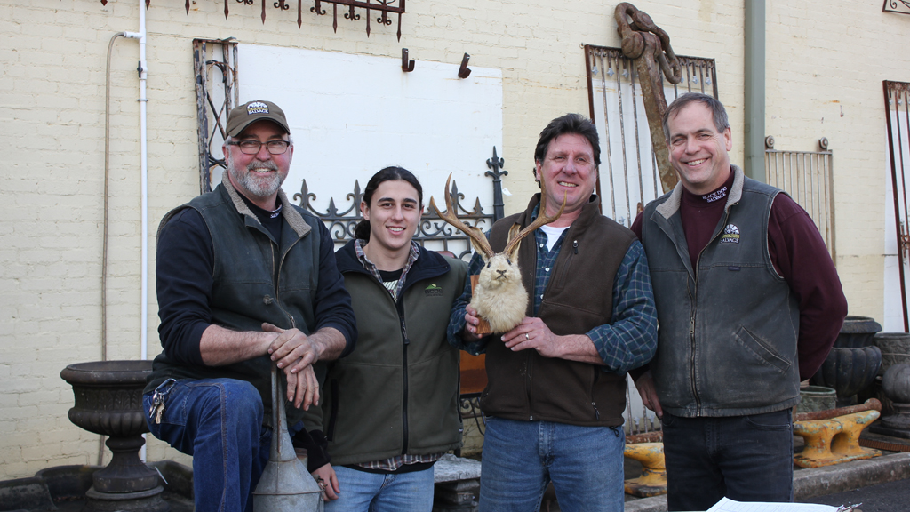 Salvage Dawgs Season 3 Episode 11 on Discovery Channel - TV Programme Poster