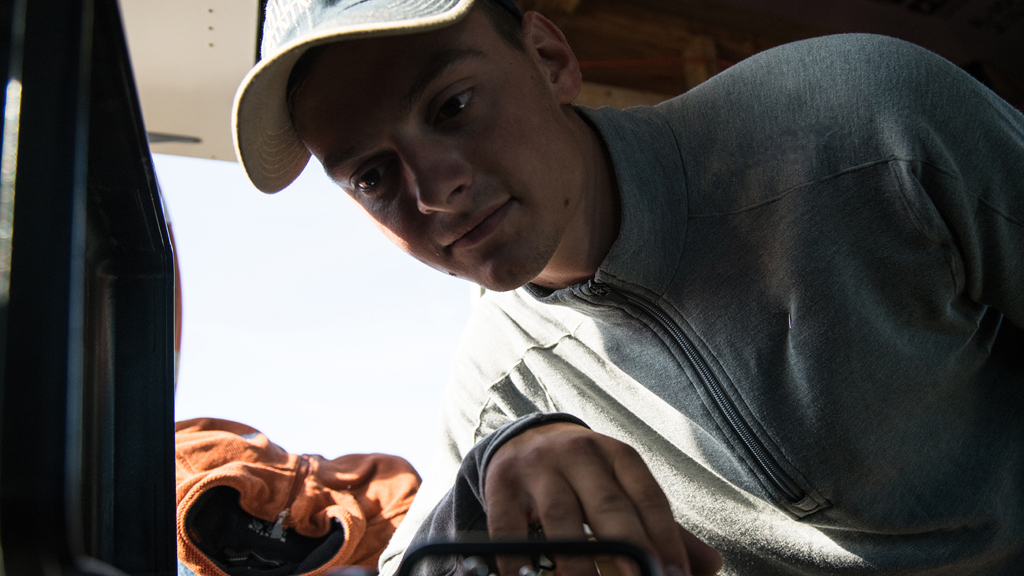 Gold Divers Season 6 Episode 8 on DMAX - TV Programme Poster