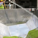 Image for episode "Fedora Hat/Cement/Peas" from Technology programme "How Do They Do It?"