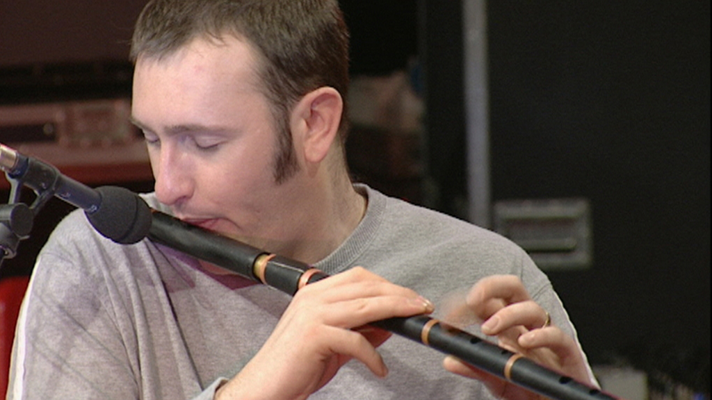 Togaidh Sinn Fonn (Join in the Music) Season 4 Episode 6 on BBC Alba - TV Programme Poster