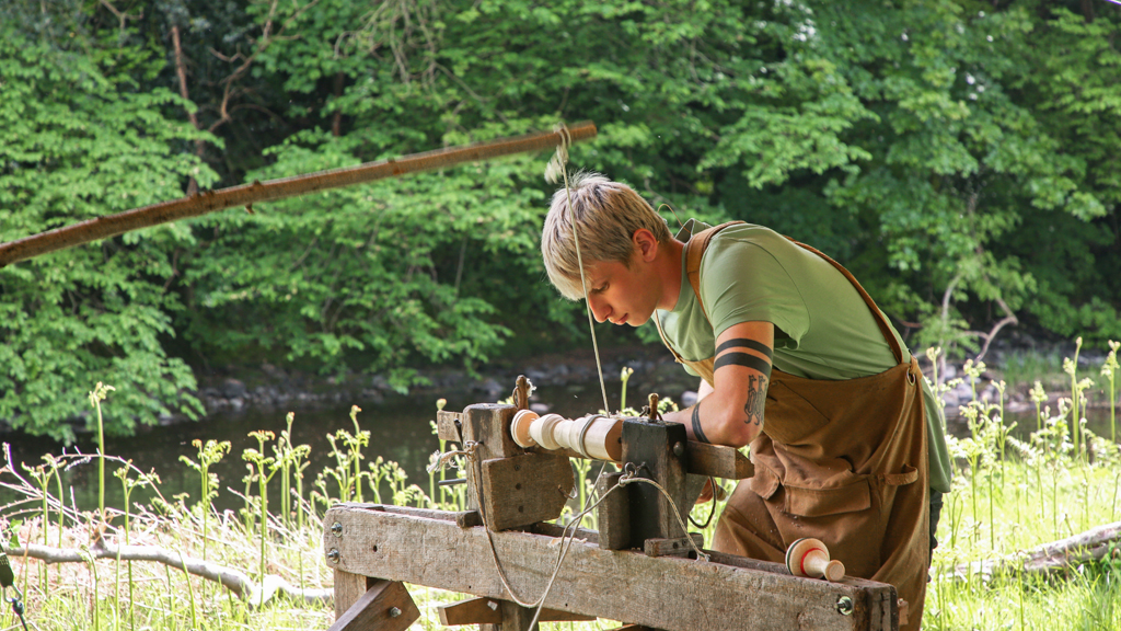Handmade: Britain's Best Woodworker Season 2 Episode 5 on Channel 4 - TV Programme Poster