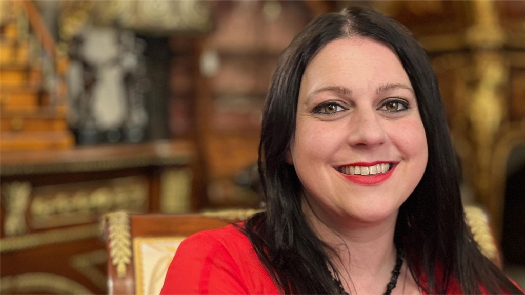 Secrets of the Royal Palaces on 5 - 6:00pm