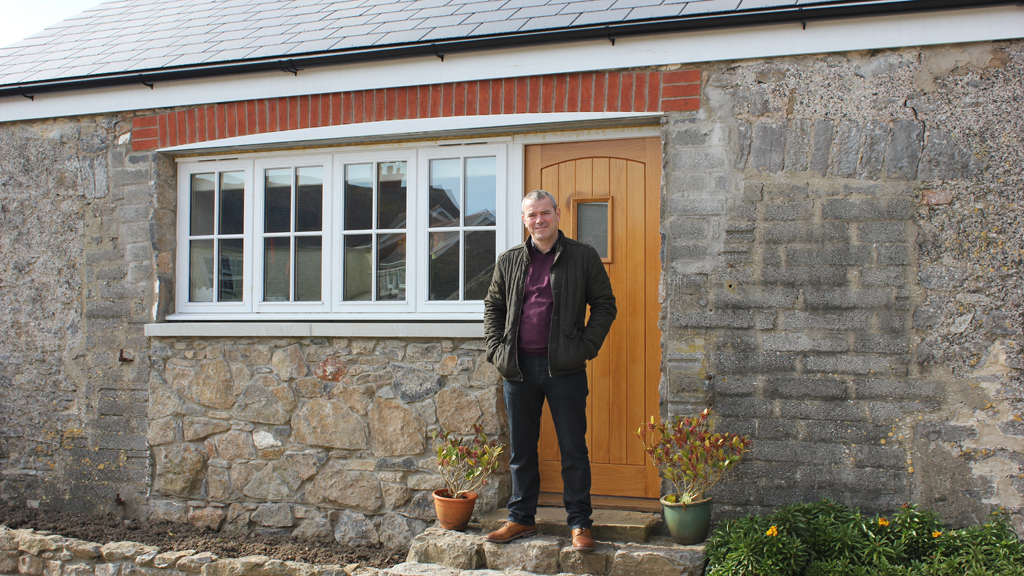 My Dream Derelict Home Season 1 Episode 8 on HGTV +1 - TV Programme Poster