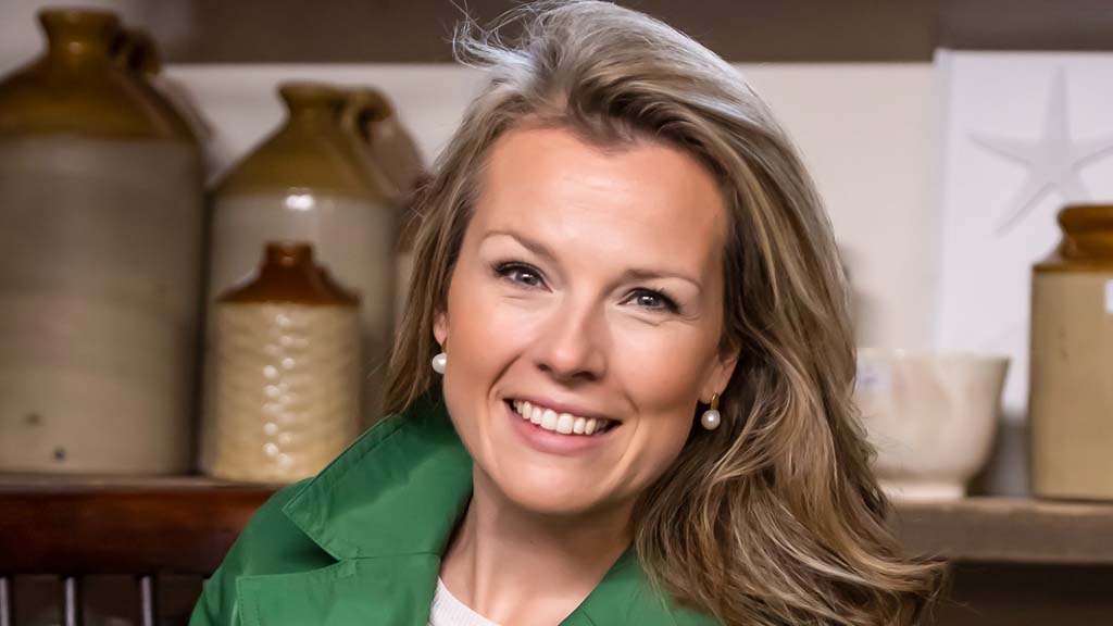 Bargain Hunt Season 73 Episode 18 on BBC One South East - TV Programme Poster