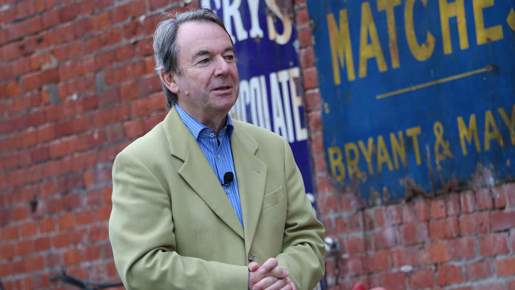 Bargain Hunt Season 61 Episode 25 on BBC Two Wales HD - TV Programme Poster