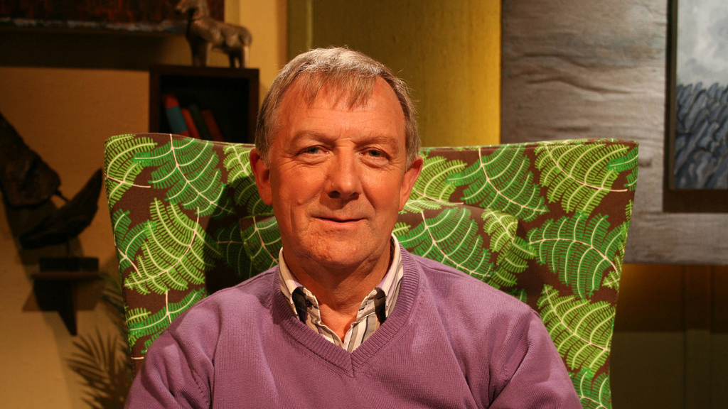 Comhrá Season 11 Episode 19 on TG4 - TV Programme Poster