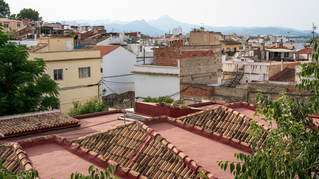 A Place in the Sun Season 2017 on More4 +1 - TV Programme Poster