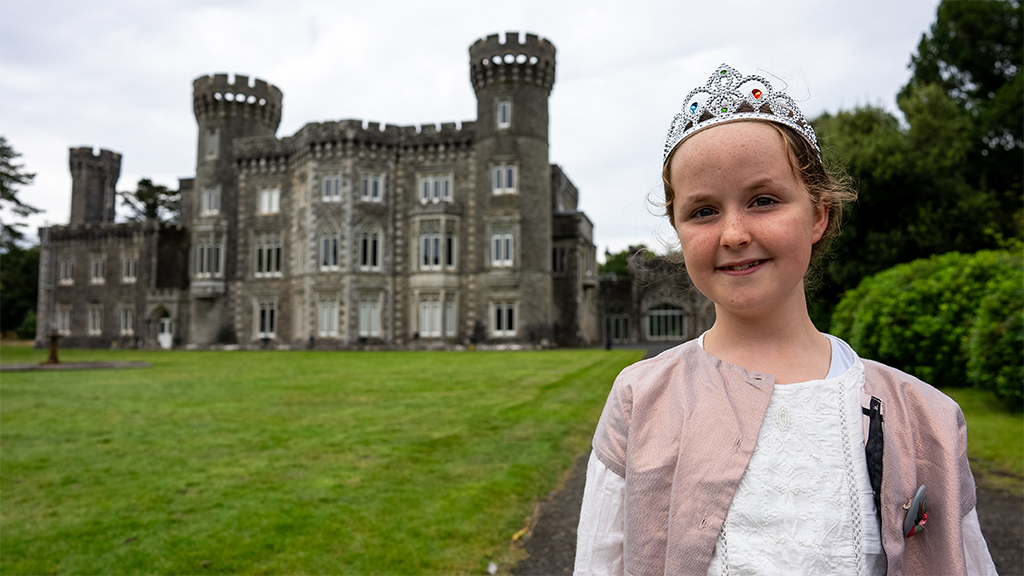 M'Ainm Mo Scéal Season 2 Episode 1 on Cula4 HD - TV Programme Poster