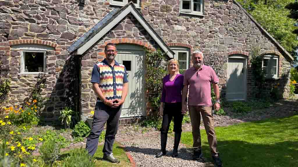 Escape to the Country Season 24 Episode 37 on BBC One London - TV Programme Poster