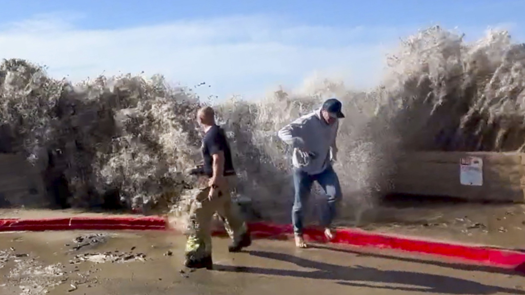 Wild & Weird America Season 1 Episode 5 on Discovery Channel HD - TV Programme Poster