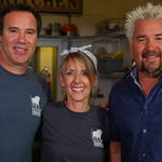 Image for episode "Between the Bread" from Cookery programme "Diners, Drive-Ins, and Dives"